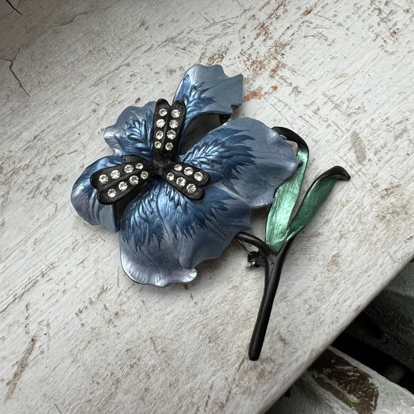 NWOT Blue Flower with Rhinestones Brooch - Picture 2 of 4